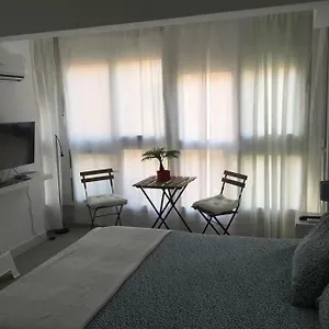 https://la-casita-de-la-playa-malaga.1costadelsol.com
